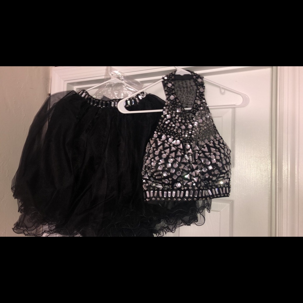 A Black Diamond two piece